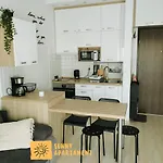 Sunny 公寓 *