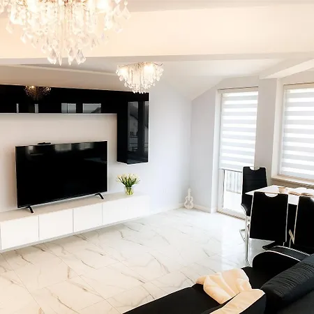 Sunny Apartment *